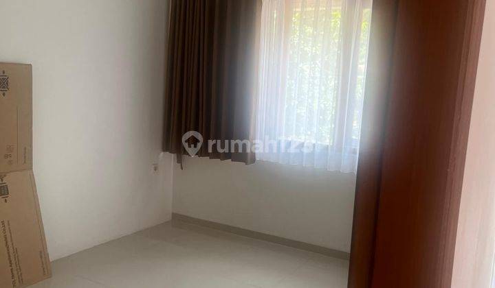 Rumah 2 Lantai Bagus Semi Furnished SHM di Istana Regensi 2 2