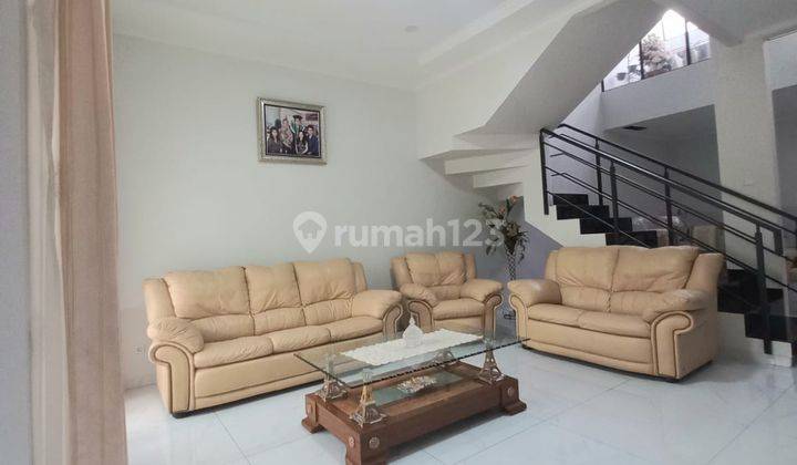 Rumah Bagus Furnished SHM Singgasana, Bandung 1