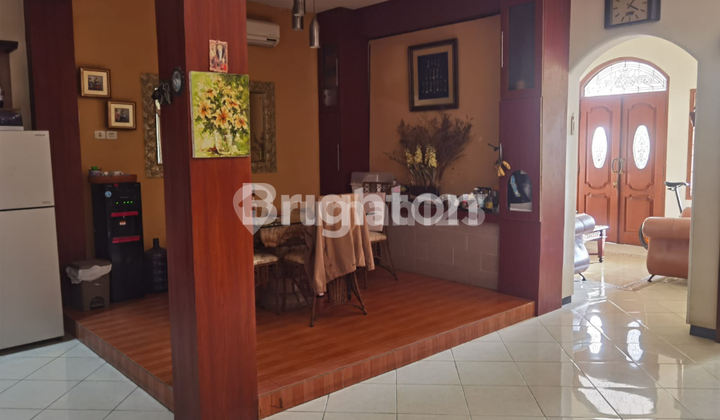 Classic Sutorejo Prima Furnished House, Flood-free Location. Classic Sutorejo Prima Furnished House, Flood-free Location.