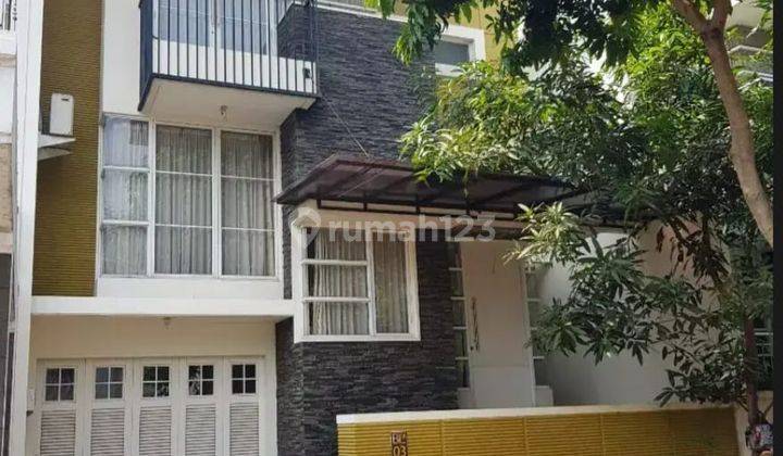 Di jual rumah 2 lantai siap huni di Grand Wisata Bekasi  1