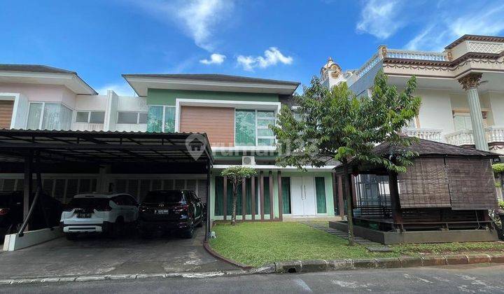 Di jual rumah cantik + swiming pool langsung huni di Grand Wisata  1