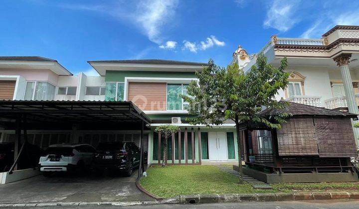 Di jual rumah cantik + swiming pool langsung huni di Grand Wisata  2