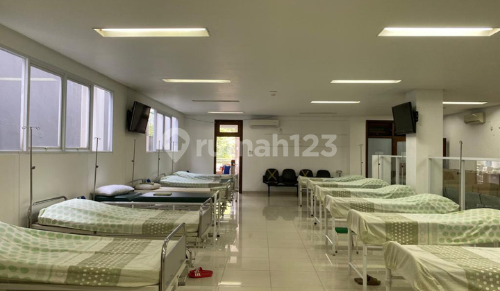 3-Storey Building in Menteng Suitable for Business 2