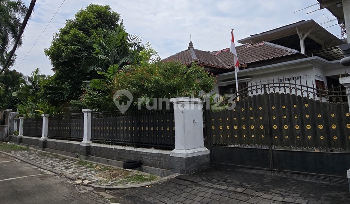 Rumah Mewah Klasik by Hadiprana Strategis Belakang Citos