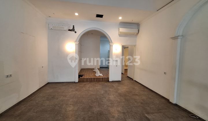 Rumah disewakan Jl. Gandaria, Jakarta Selatan 2
