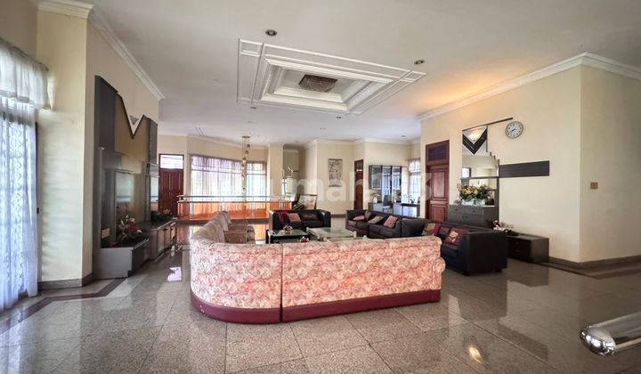 Tanah Strategis Jl. Arjuna Utara, Jakarta Barat ,Cocok untuk Gedung Kantor,Diapit Showroom Mobil Besar