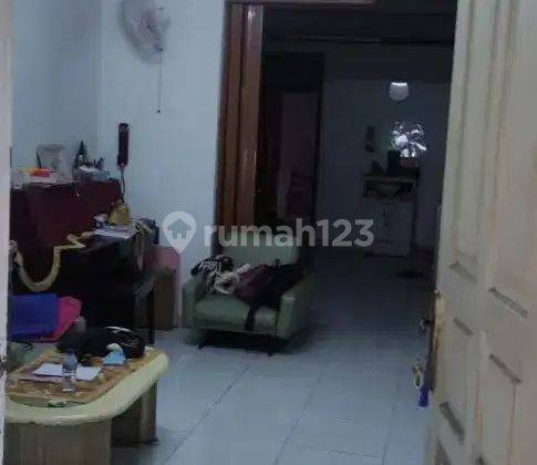 Dijual Rumah 2 Lti Hitung Harga Tanah Saja, di Pondok Indah. Dekat Ke Pim. 2