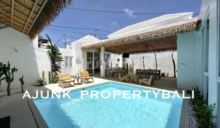 Santorini Style Villa Prime Location Near Sidewalk & GWK, Ungasan 2