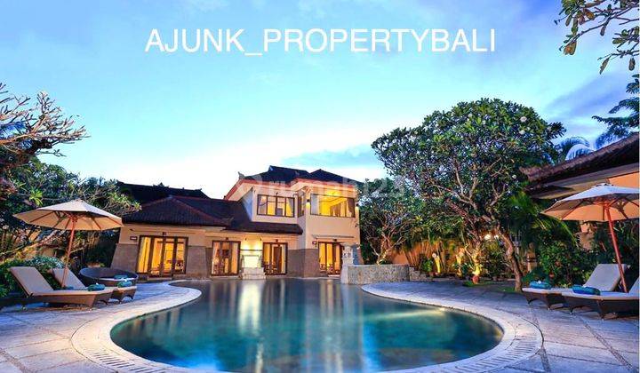 Vila Tropical Style Area Premium, Seminyak 1