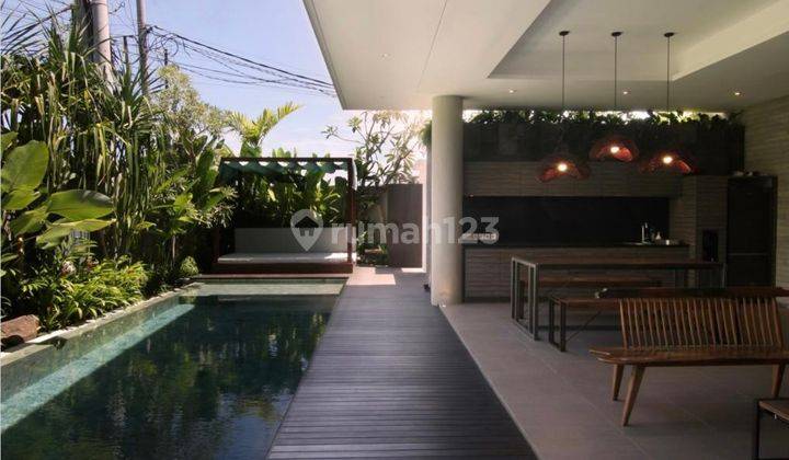 New Villa with Sea View, Only 300 mtr to Seminyak Beach 2