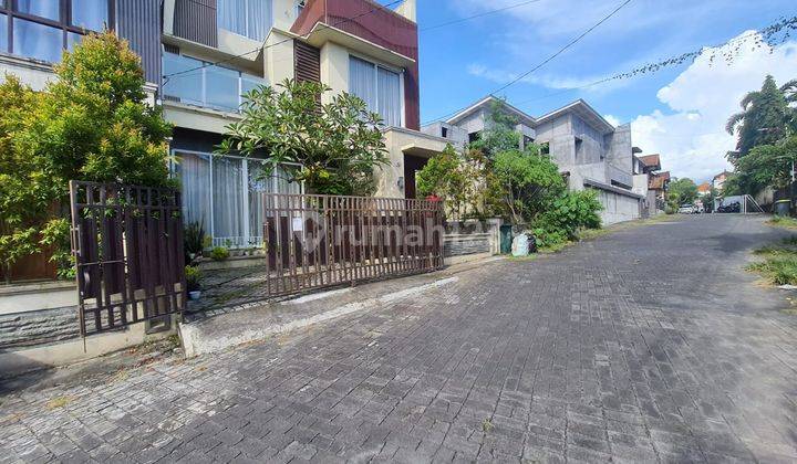 3 Floor House, Modern Style, Villa Environment, in Semer Kerobokan 2