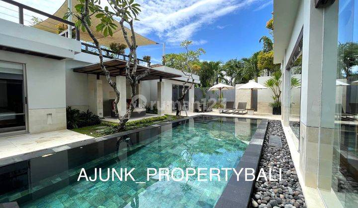 Tropical Modern Villa, Walking distance to the Beach, One Gate in Jimbaran 1