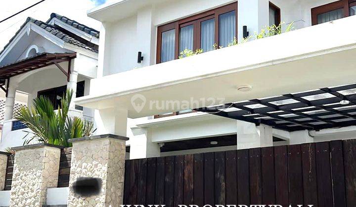 Rumah Mewah Baru Renovasi Lingkungan Rumah & Vila-Vila, Jimbaran 1