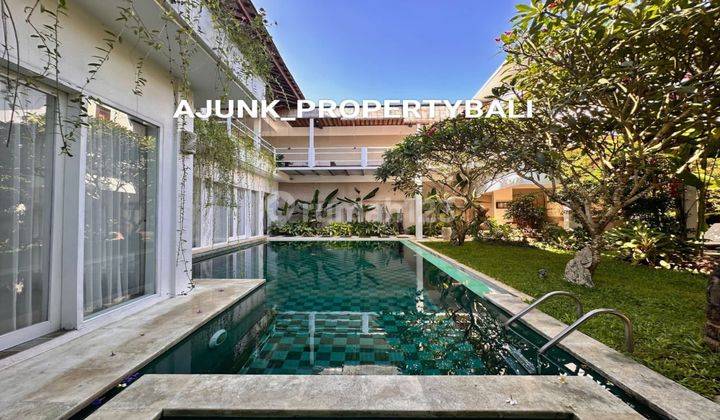 Modern Classic Mixed Villa, Only 200 mtr distance to Sanur Beach 2