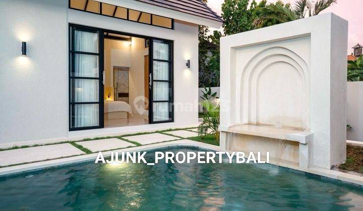 Elegant 1 Floor Modern Tropical Style Villa, Canggu 2