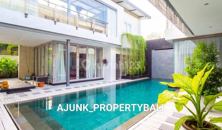 Vila Modern Minimalis, Arsitek Belanda, area Batubelig Seminyak 2