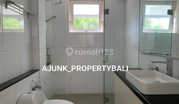 Vila 3 Bedroom di Lokasi Premium Dekat Pantai BatuBelig, Seminyak 2