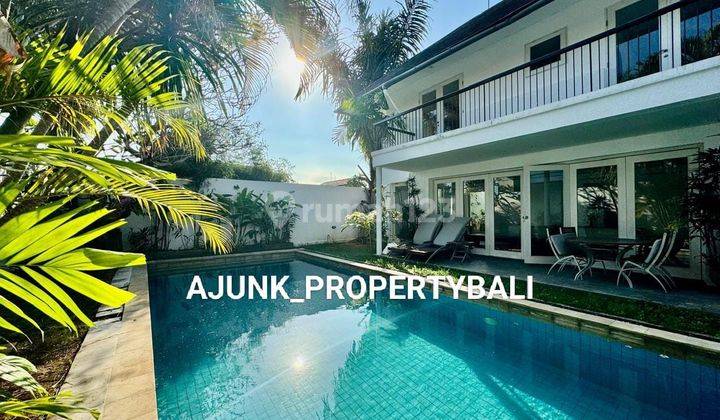 Vila 3 Bedroom di Lokasi Premium Dekat Pantai BatuBelig, Seminyak 1