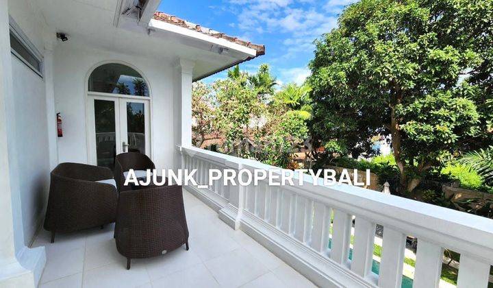 Vila Style Colonial Area Premium Dekat Pantai BatuBelig, Seminyak 2