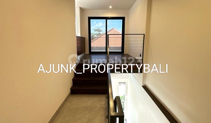 Vila Baru Style Japandi, 10 Menit Ke Pantai Batubelig, Kerobokan 2