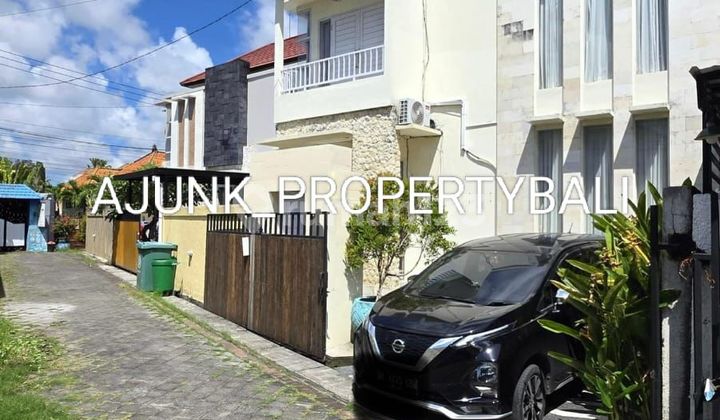 Rumah Style Modern Lingkungan Perumahan Aman & Nyaman, Jimbaran Rumah Style Modern Lingkungan Perumahan Aman & Nyaman, Jimbaran