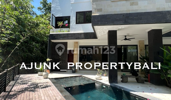 Vila Modern, Full Renovasi, Hanya 5 Menit Ke Pantai Di Ketewel Vila Modern, Full Renovasi, Hanya 5 Menit Ke Pantai Di Ketewel