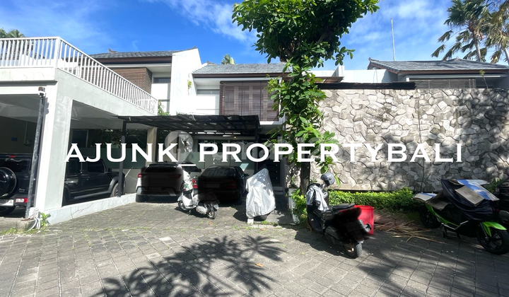 Rumah Style Modern Lingkungan Perumahan One Gate, Sunset Road