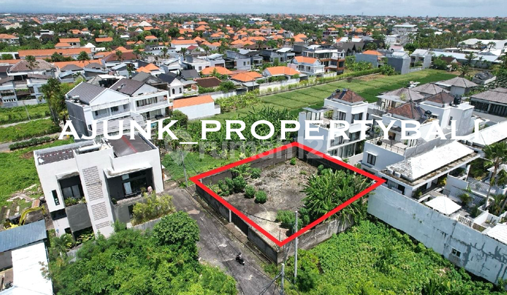 Premium & Strategic Land, in Berawa - Canggu, 5 Minutes to the Beach Premium & Strategic Land, in Berawa - Canggu, 5 Minutes to the Beach