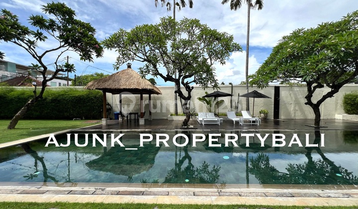 Vila Mewah Style Modern, 500 Meter ke Pantai Batu Belig Seminyak 2