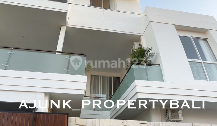 Vila Baru Style Modern Lokasi Area Jimbaran Bawah Vila Baru Style Modern Lokasi Area Jimbaran Bawah