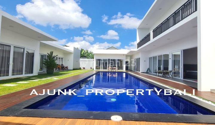 New & Luxury Villa, Only 80 Meters From Jl Raya Padang Tawang Canggu 2