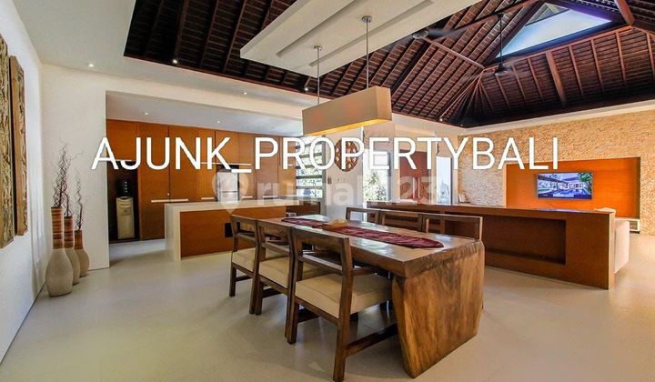 Vila Lokasi Premium, 10 Menit Jalan Kaki ke Pantai Batu Belig 2