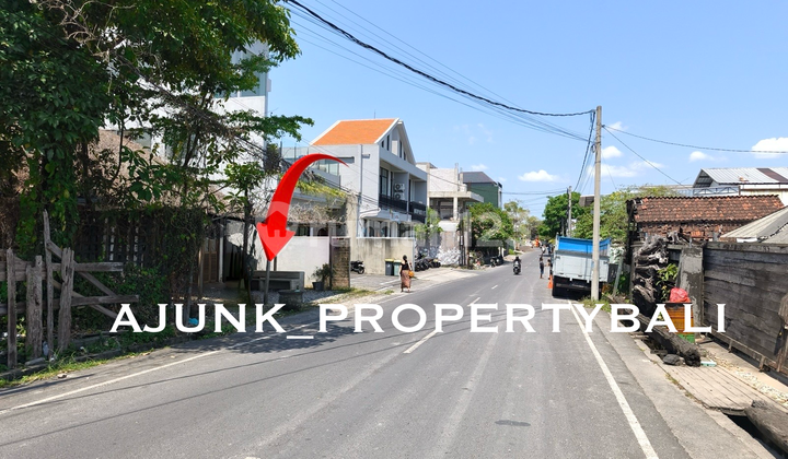 Rare Small Plot of Land by the Roadside in Kerobokan Area Rare Small Plot of Land by the Roadside in Kerobokan Area