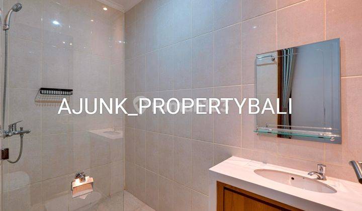 Villa Modern Lingkungan Cluster One Gate Security 24hr, Seminyak 2
