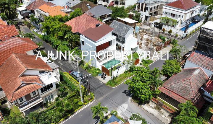 Modern Semi Villa House, Near Plagoo & Amaroosa Hotels, Nusa Dua