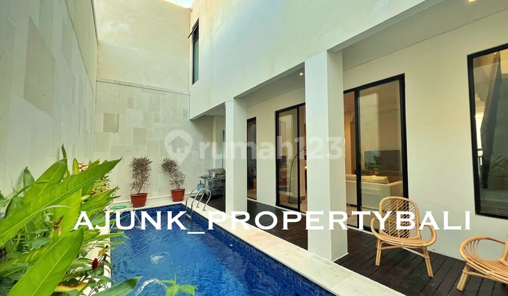 Modern Villa Style Strategic Area Kerobokan Modern Villa Style Strategic Area Kerobokan