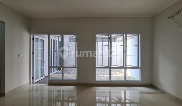 For Rent House in Gading Serpong, Near Saint John, 4 Bedrooms Already Repainted