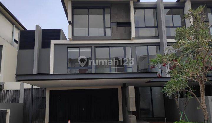 Disewakan Rumah Di Lyndon Navapark, Rumah Baru, Dekat Botanical, Utara, Ada Lift 1