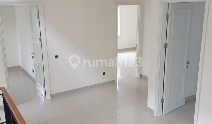 Disewakan rumah kamar 5, di Aquamarine PHG, gading serpong, hook 6