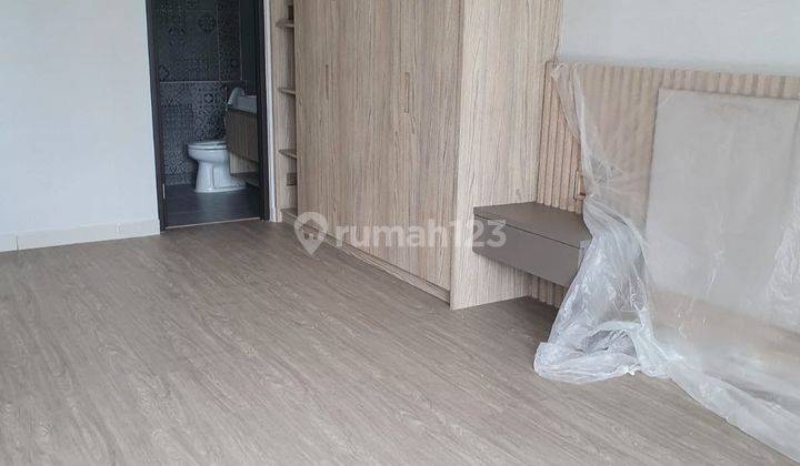 Disewakan rumah full furnish di Greencove, bsd, tiap KT ada KM, rumah baru 3