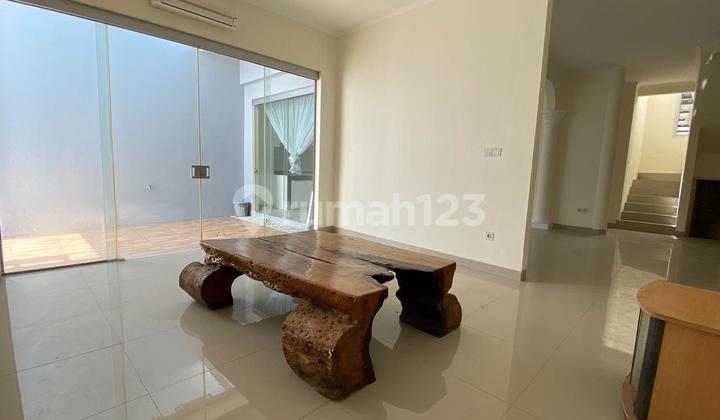 Disewakan Rumah di Alicante, gading serpong, L10 1