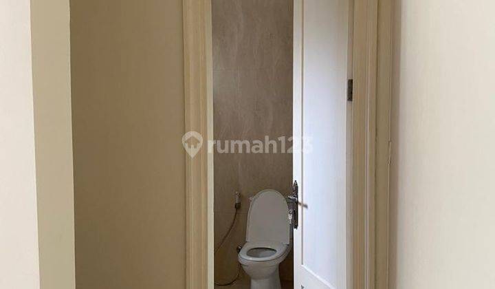 Disewakan rumah di gading serpong, bellano, Illago, luas 300, tiap kamar ada kamar mandi 2