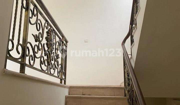 Disewakan rumah di gading serpong, bellano, Illago, luas 300, tiap kamar ada kamar mandi 6