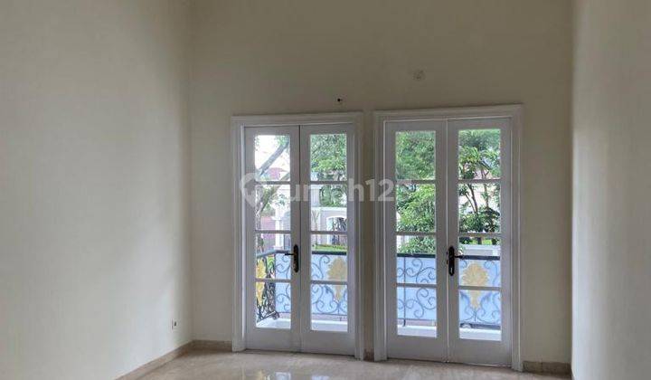 Disewakan rumah di gading serpong, bellano, Illago, luas 300, tiap kamar ada kamar mandi 10