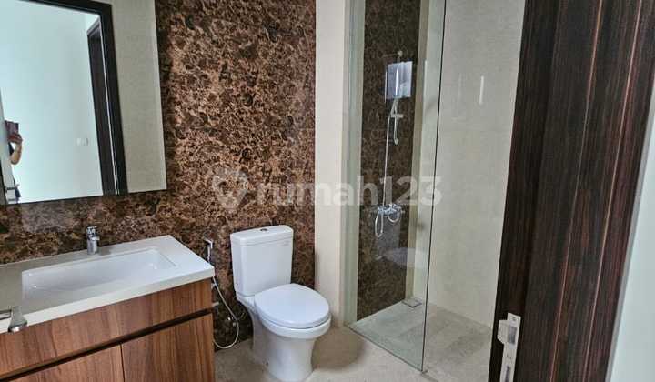 For rent hook house in Lakewood, navapark, bsd, semi-furnished.