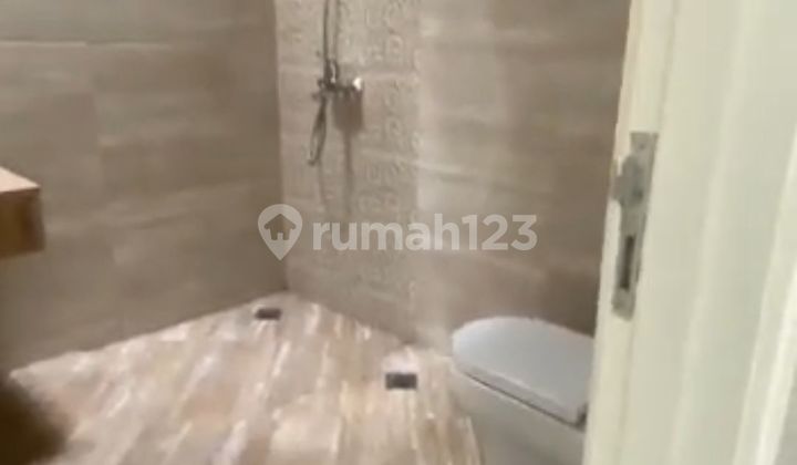 Dijual rumah di Alam sutera, luas 240, desain mewah, KT 4, Demansion