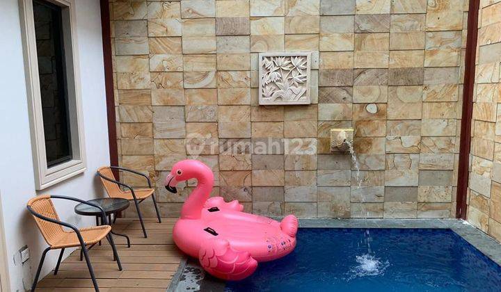 Dijual rumah ada pool di Jadeite, bsd, sudah renov 1