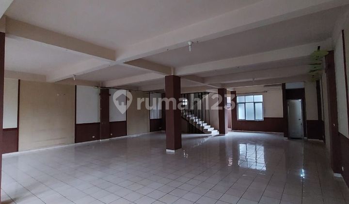 Ruko gandeng di jalur utama alam sutera. Depan cluster Olivia, cocok untuk usaha 