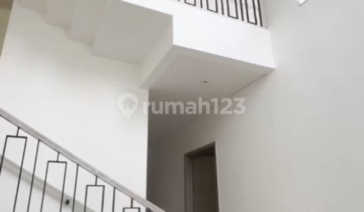 Layton, Navapark, BSD, Rumah Mewah Depan Taman. Botanical Park 2