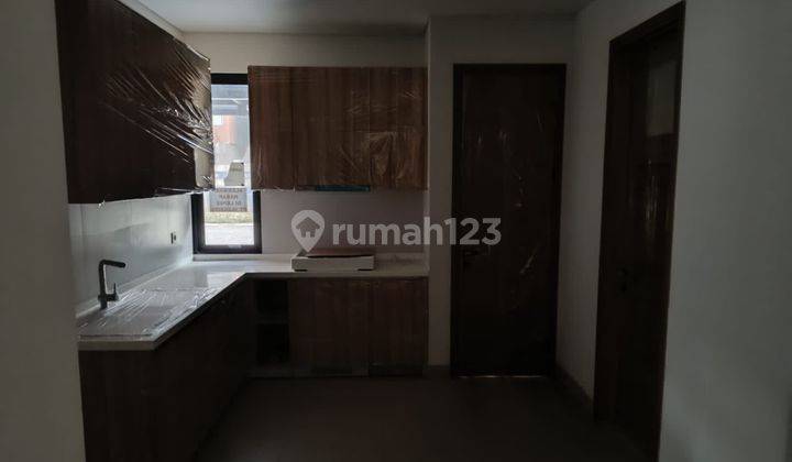 Disewakan rumah ada lift di Zora, bsd, dekat IPEKA, rumah baru, unfurnish 2